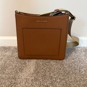 MICHAEL Michael Kors Gloria Brown/Luggage Crossbody Bag